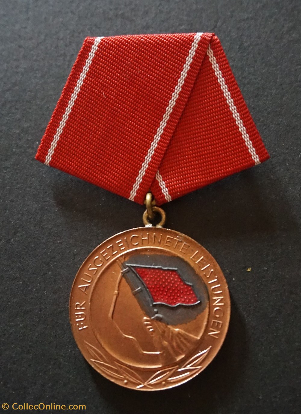 Médaille d'excellence dans les groupes de combat de la classe ouvrière medailles medaille excellence dans les groupes de combat de la classe ouvriere