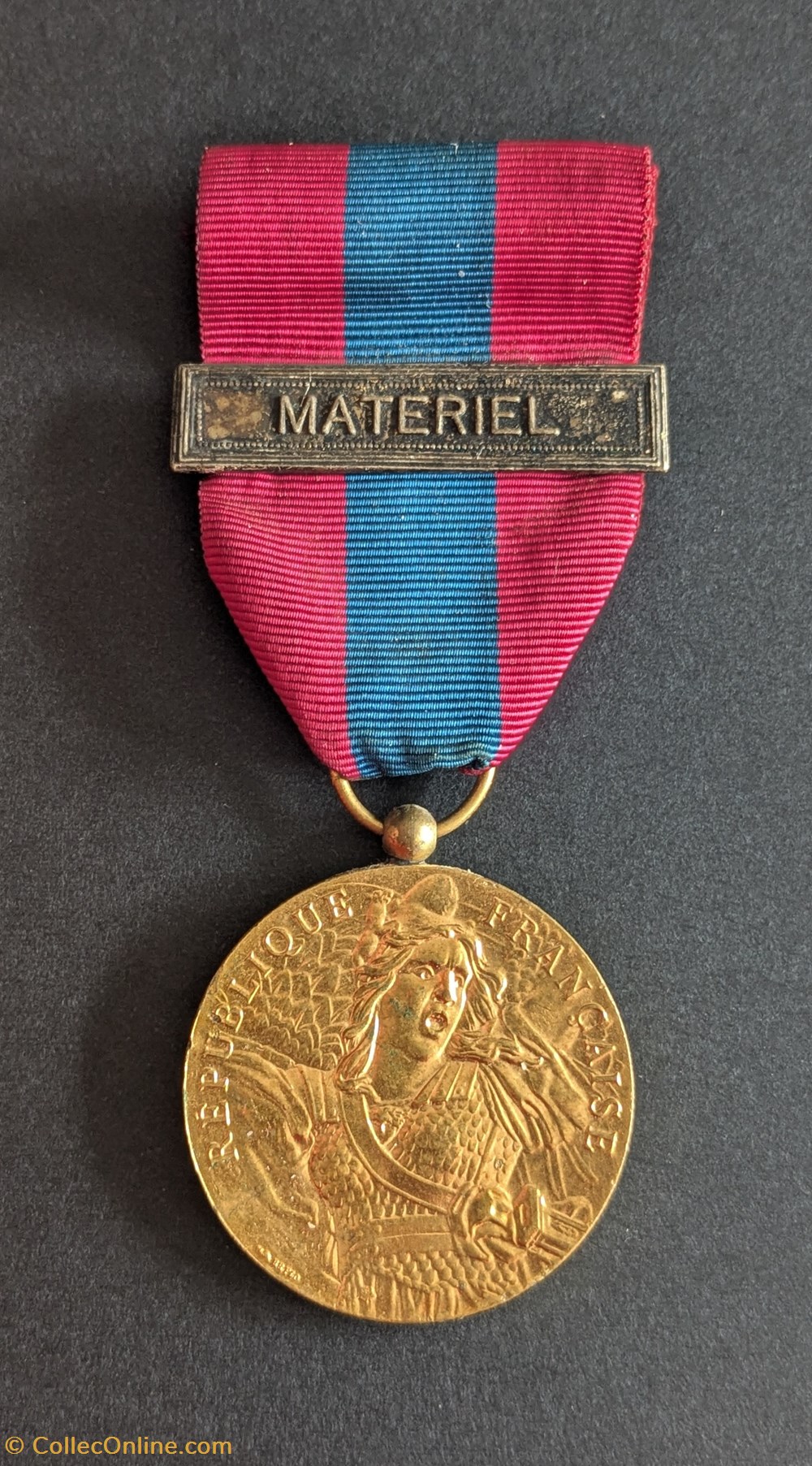 medailles france materiel