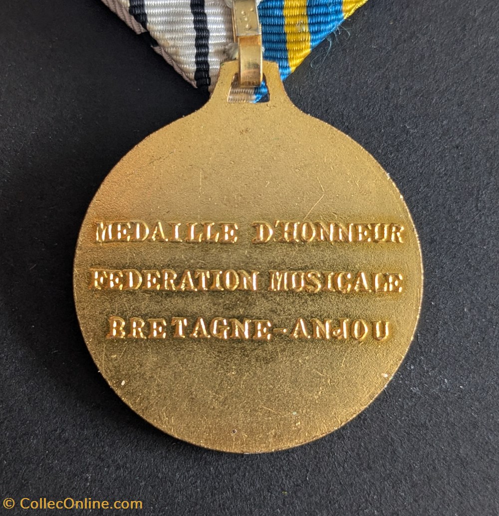 Médaille d'Honneur de la fédération musicale Bretagne-Anjou medailles france medaille honneur de la federation musicale bretagne anjou