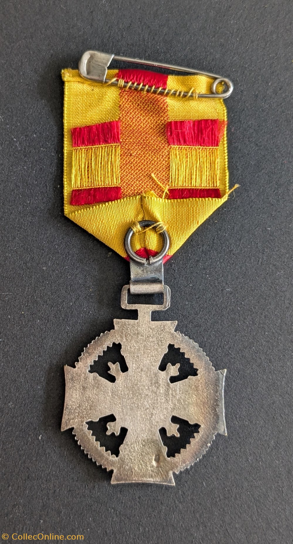 Médaille du pèlerinage à Lourdes de l’Hospitalité du Poitou medailles medaille du pelerinage a lourdes de l hospitalite du poitou