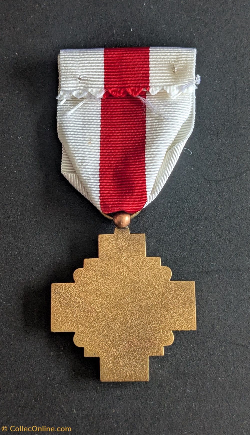 Croix de récompense de la Croix Rouge Française medailles croix de recompense de la croix rouge francaise