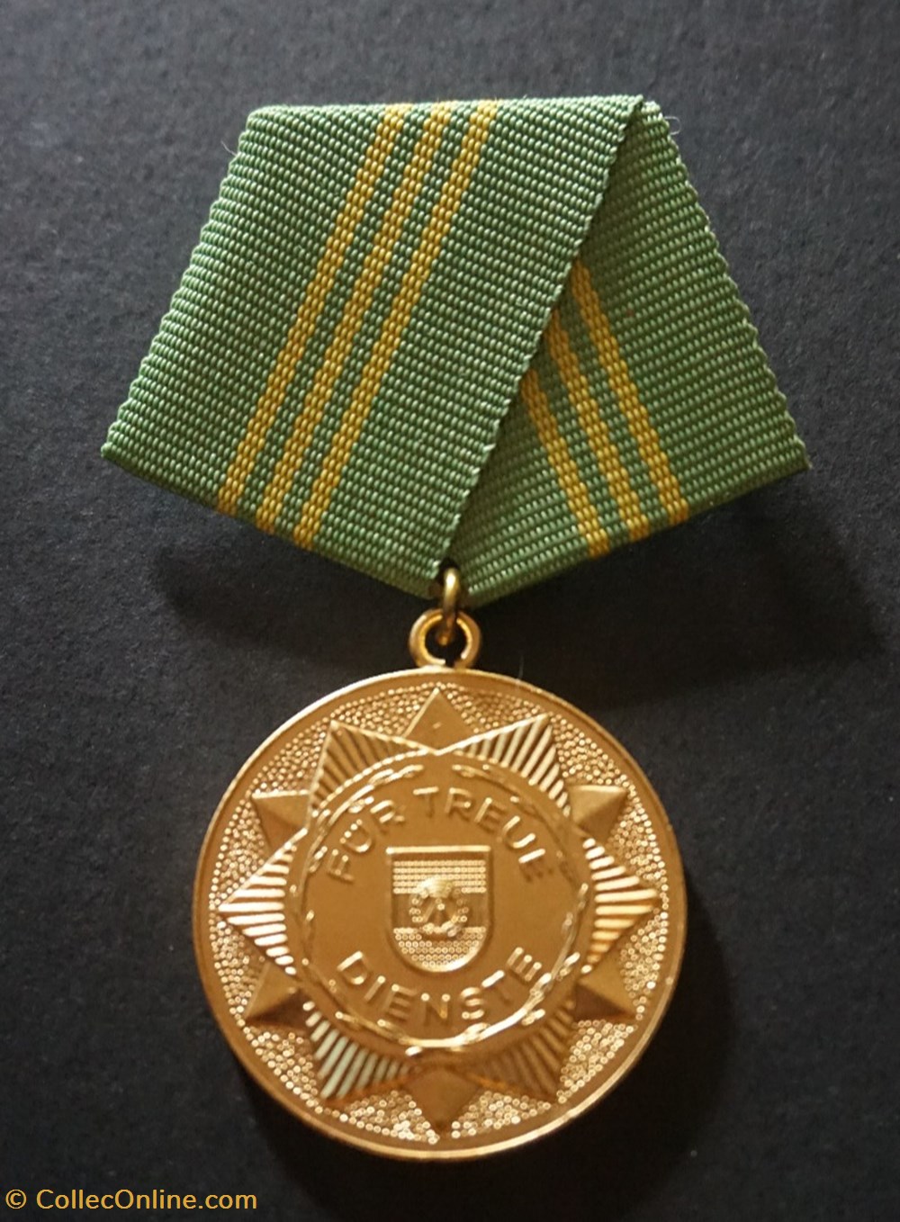 medailles medaille du service fidele dans les organes armes du ministere de interieur