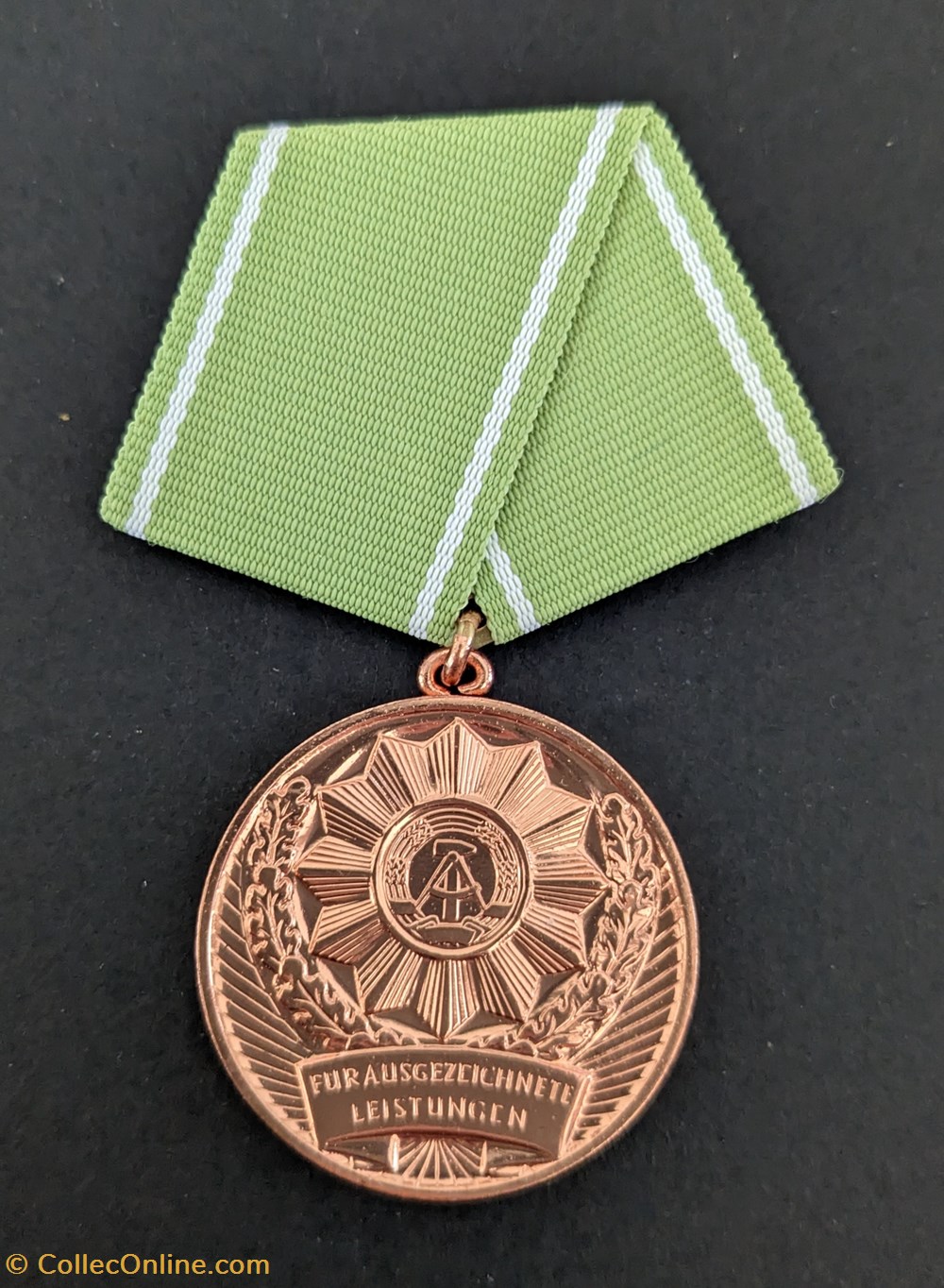 Médaille pour réalisations distinguées dans les forces armées du ministère de l'Intérieur medailles allemagne medaille pour realisations distinguees dans les forces armees du ministere de interieur