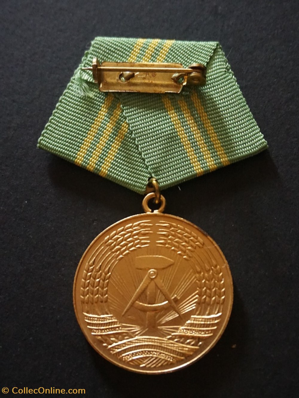 medailles medaille du service fidele dans les organes armes du ministere de interieur