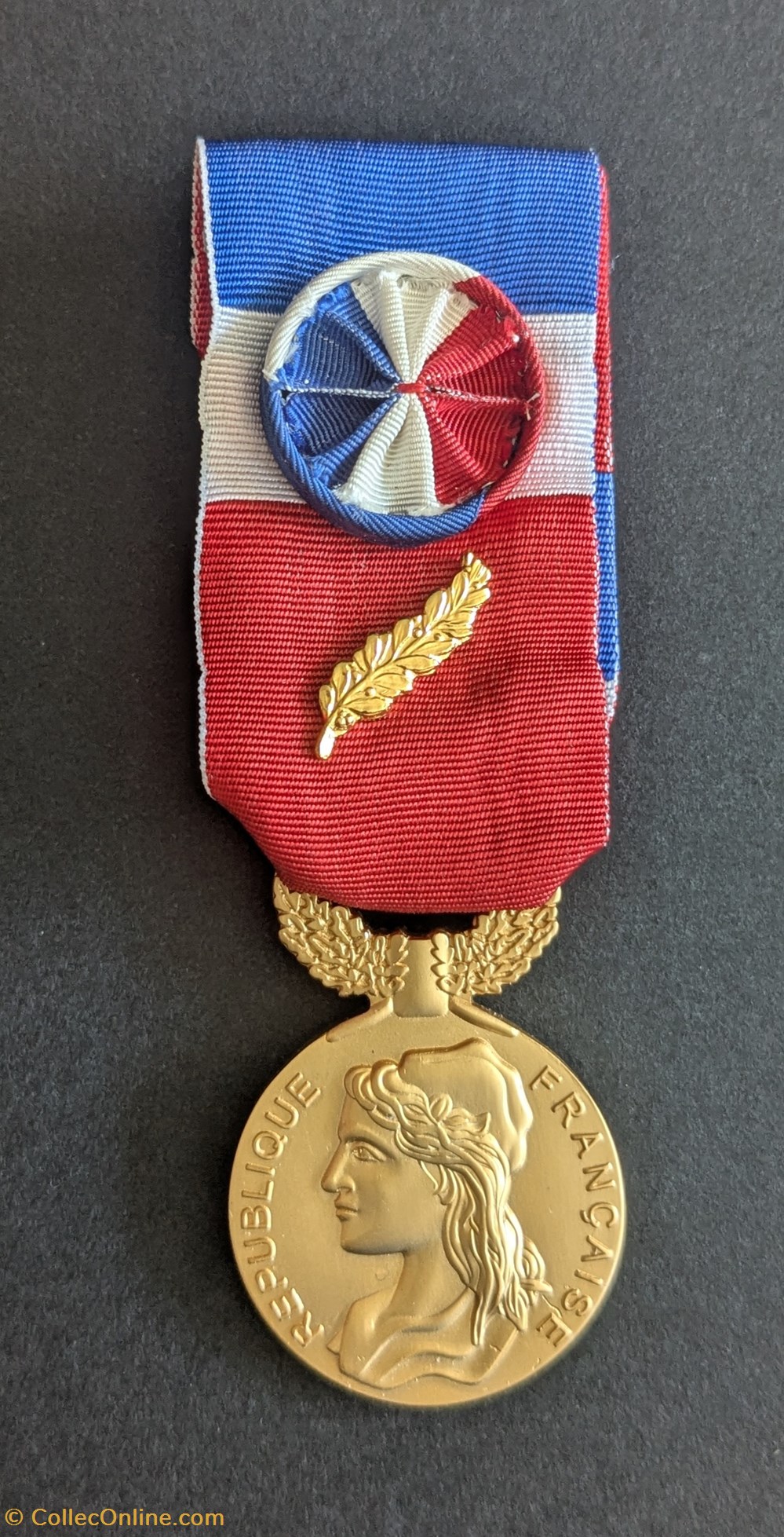 N° 13 O - HONNEUR TRAVAIL medailles n 13 o honneur travail