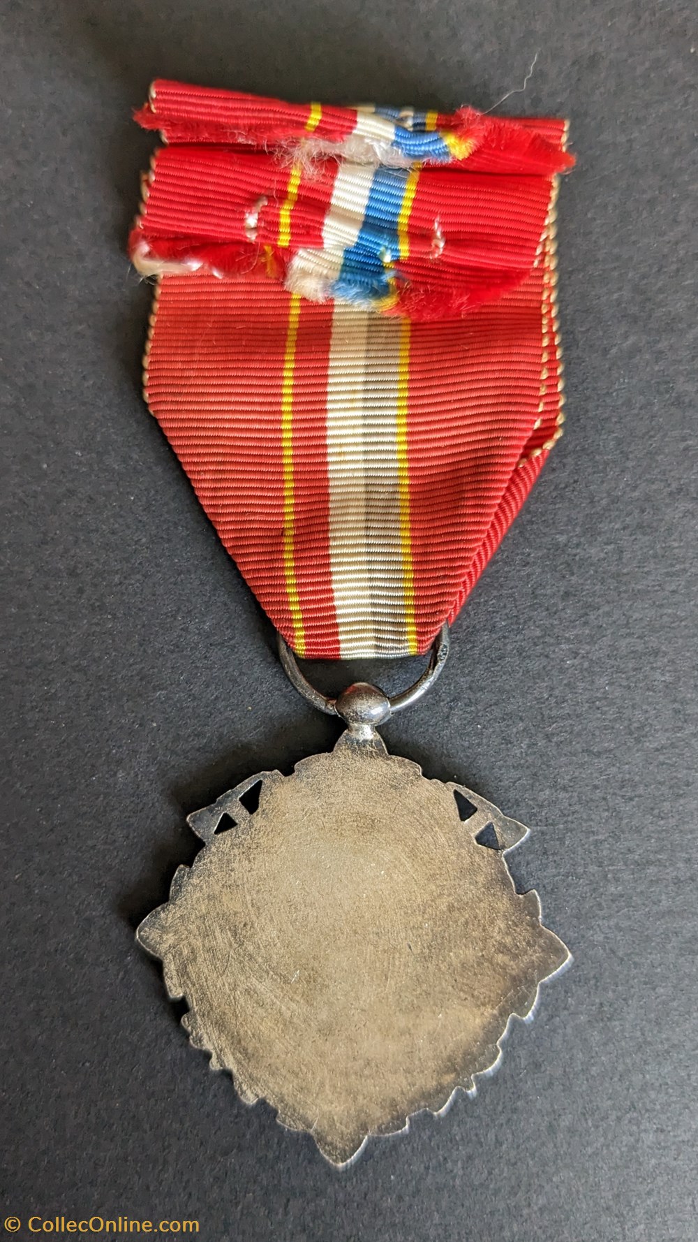 Médaille de service de la Fédération des sapeurs-pompiers du Grand-Duché du Luxembourg medailles medaille de service de la federation des sapeurs pompiers du grand duche du luxembourg