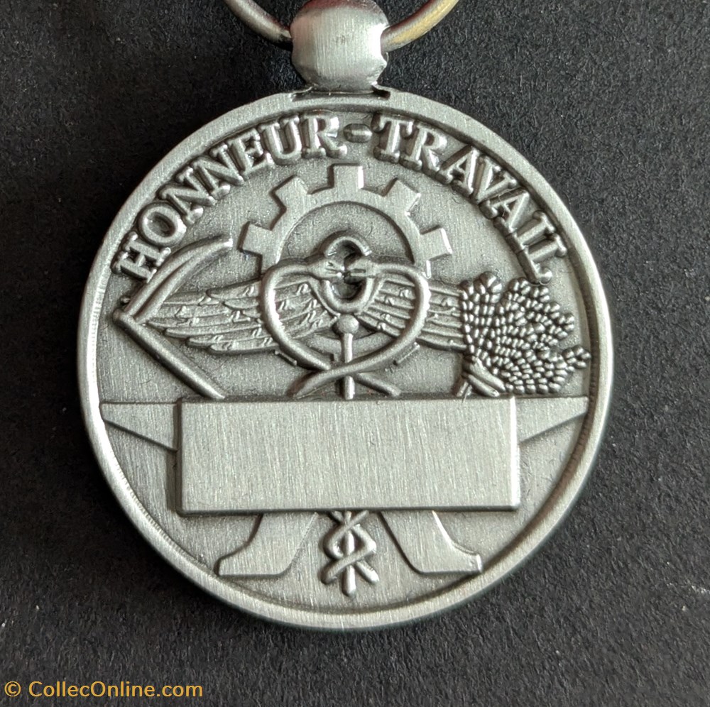 N° 10 A - HONNEUR TRAVAIL medailles france n 10 a honneur travail