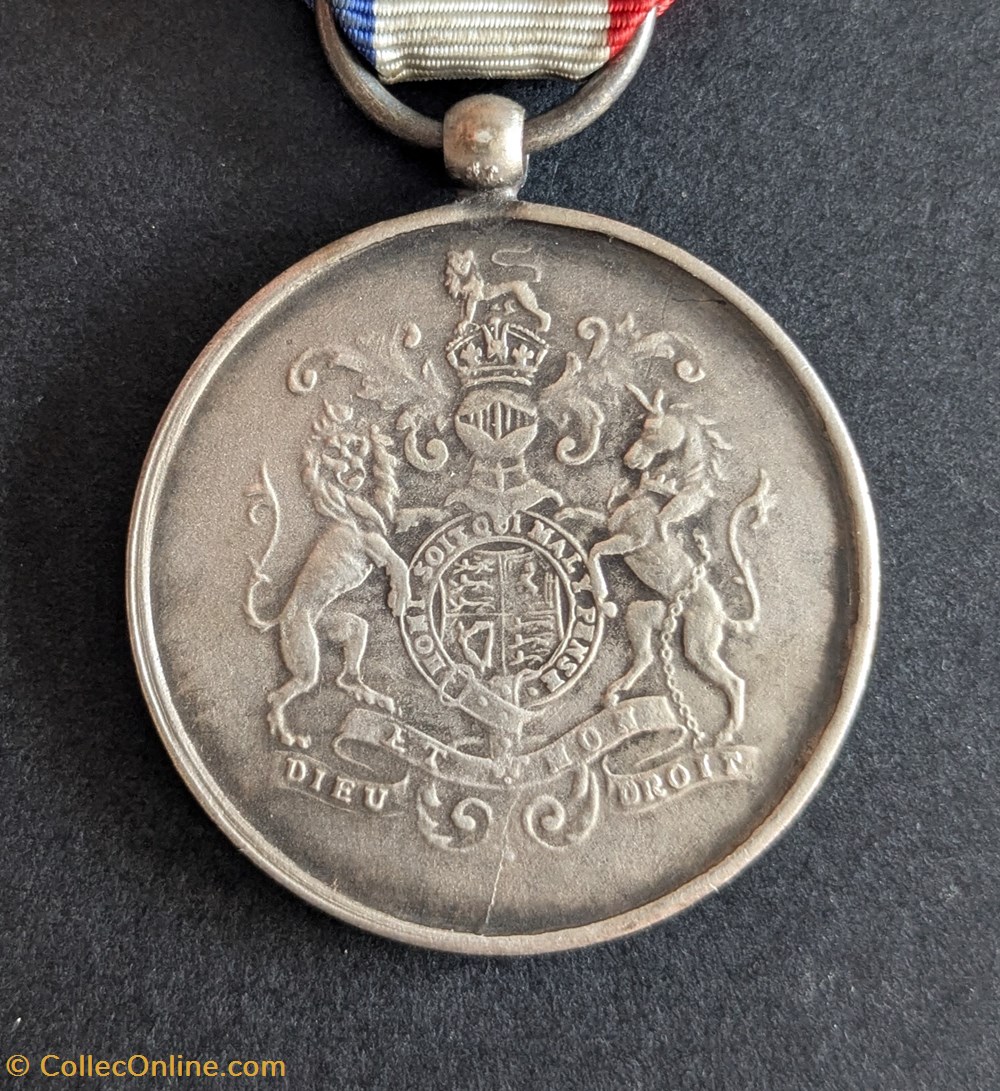 Médaille commémorative du couronnement du roi George VI 3 medailles royaume uni medaille commemorative du couronnement du roi george vi