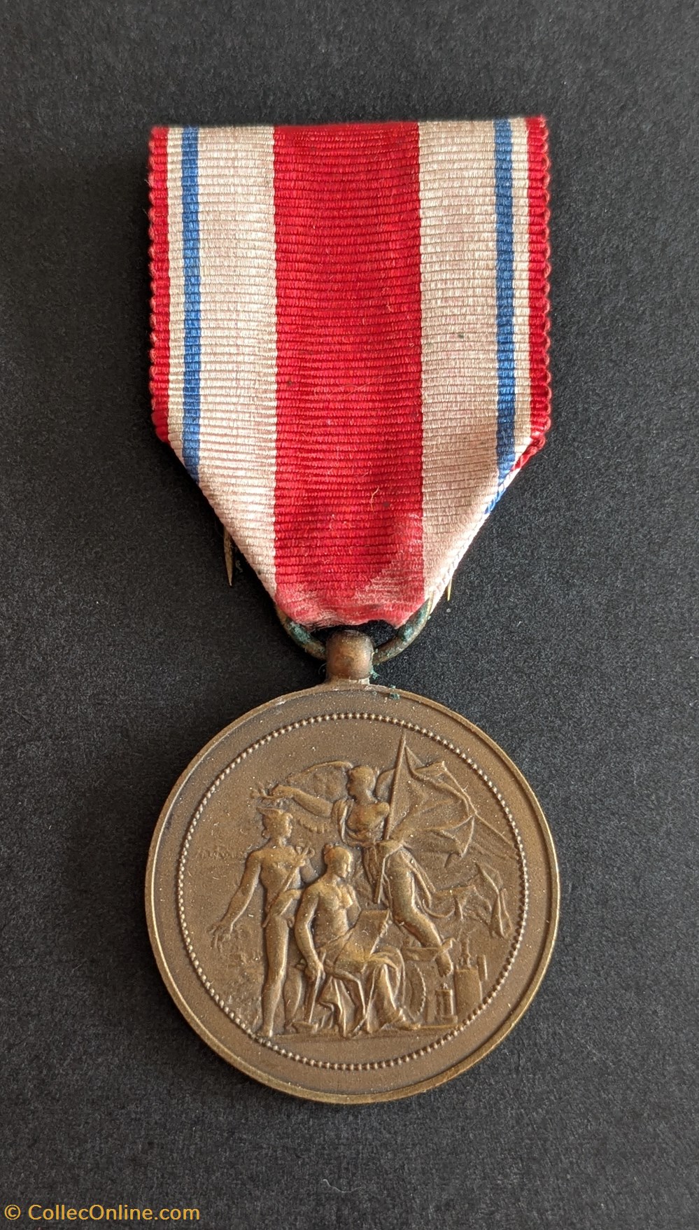 Médaille du mérite de l'Union Générale des Syndicats Professionnels Patronaux d’Indre et Loire medailles medaille du merite de union generale des syndicats professionnels patronaux d indre et loire