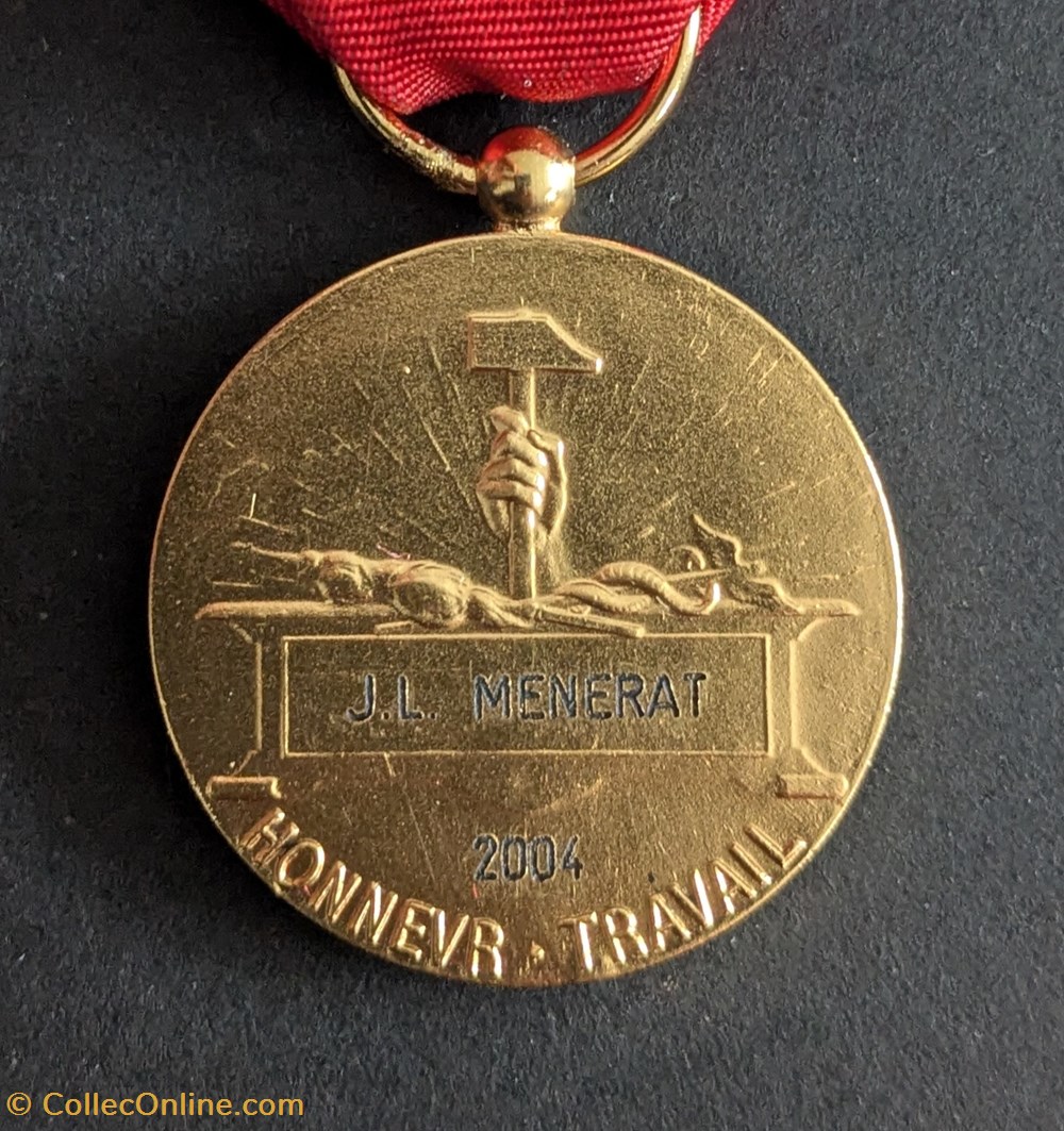 N° 3 V - HONNEUR TRAVAIL (modèle Mattei) medailles france n 3 v honneur travail modele mattei