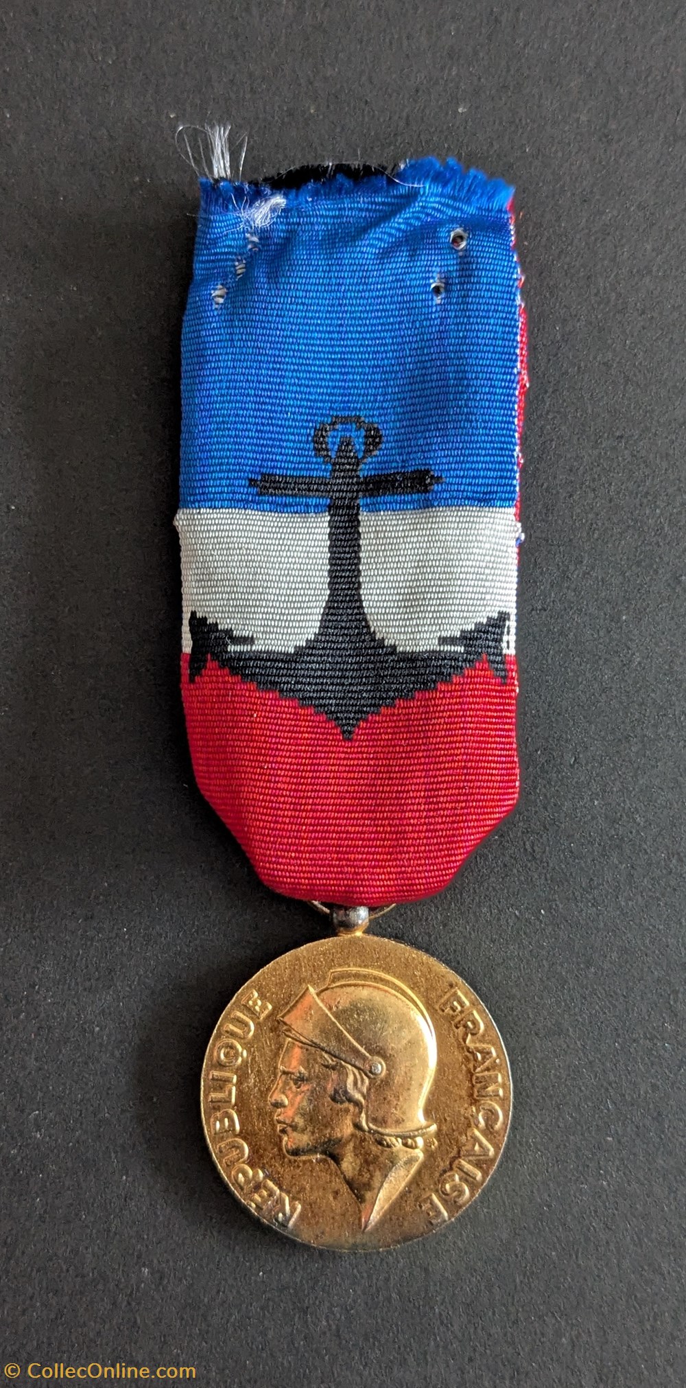 AGD - Médaille d'Honneur du personnel civil du Ministère de la Défense - Marine (N°1) medailles france agd medaille honneur du personnel civil du ministere de la defense marine n 1