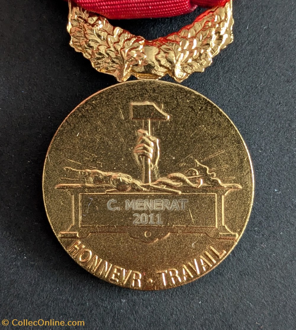N° 3 O - HONNEUR TRAVAIL (modèle Mattei) medailles france n 3 o honneur travail modele mattei
