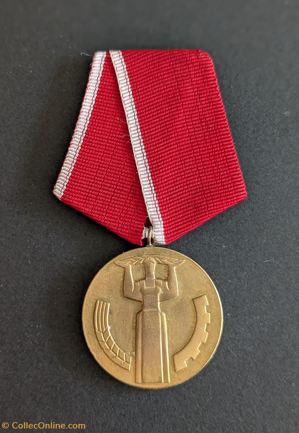Médaille commémorative du 25ème anniversaire du gouvernement populaire medailles medaille commemorative du 25eme anniversaire du gouvernement populaire