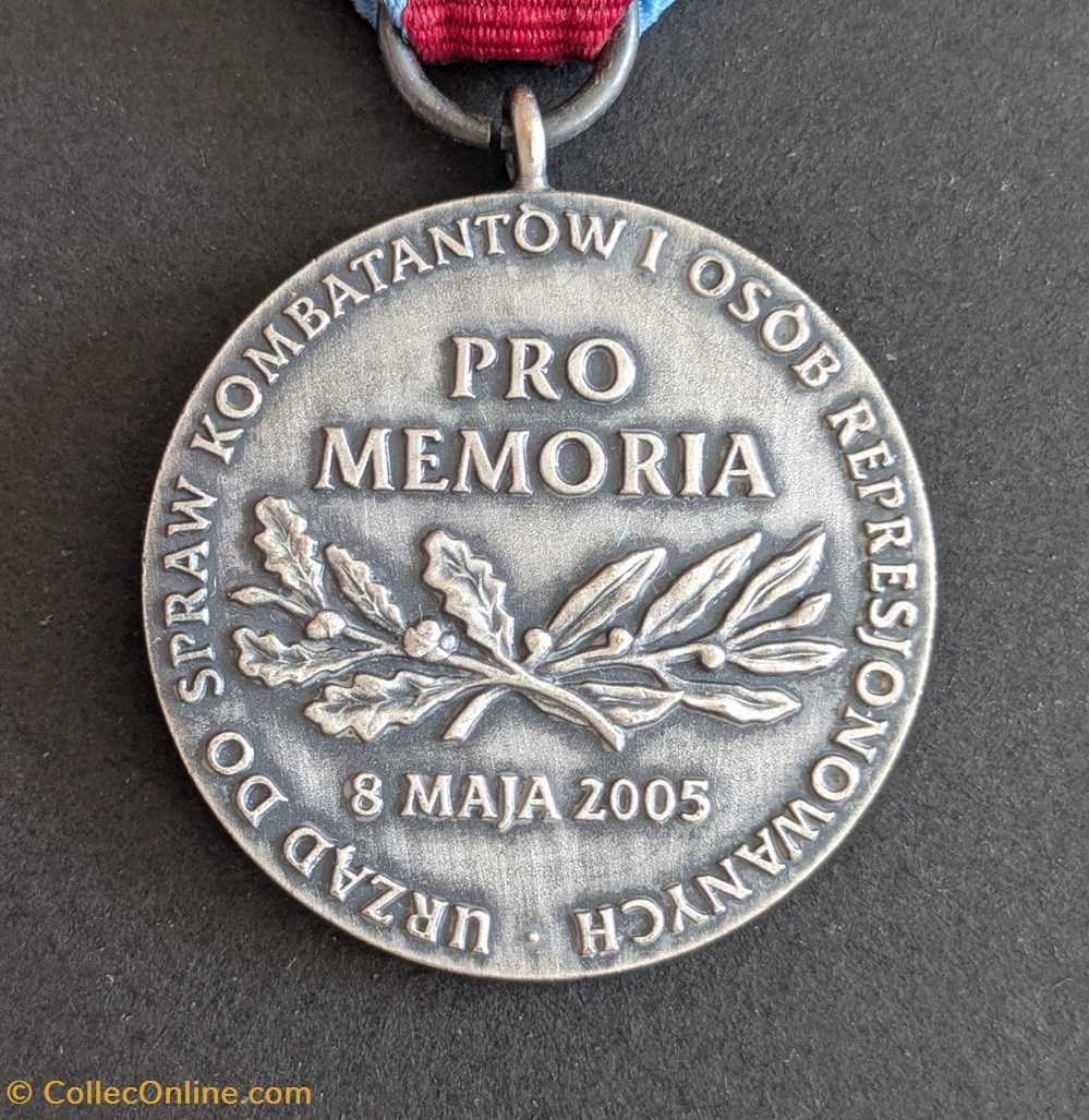 Médaille Pro Memoria medailles pologne medaille pro memoria