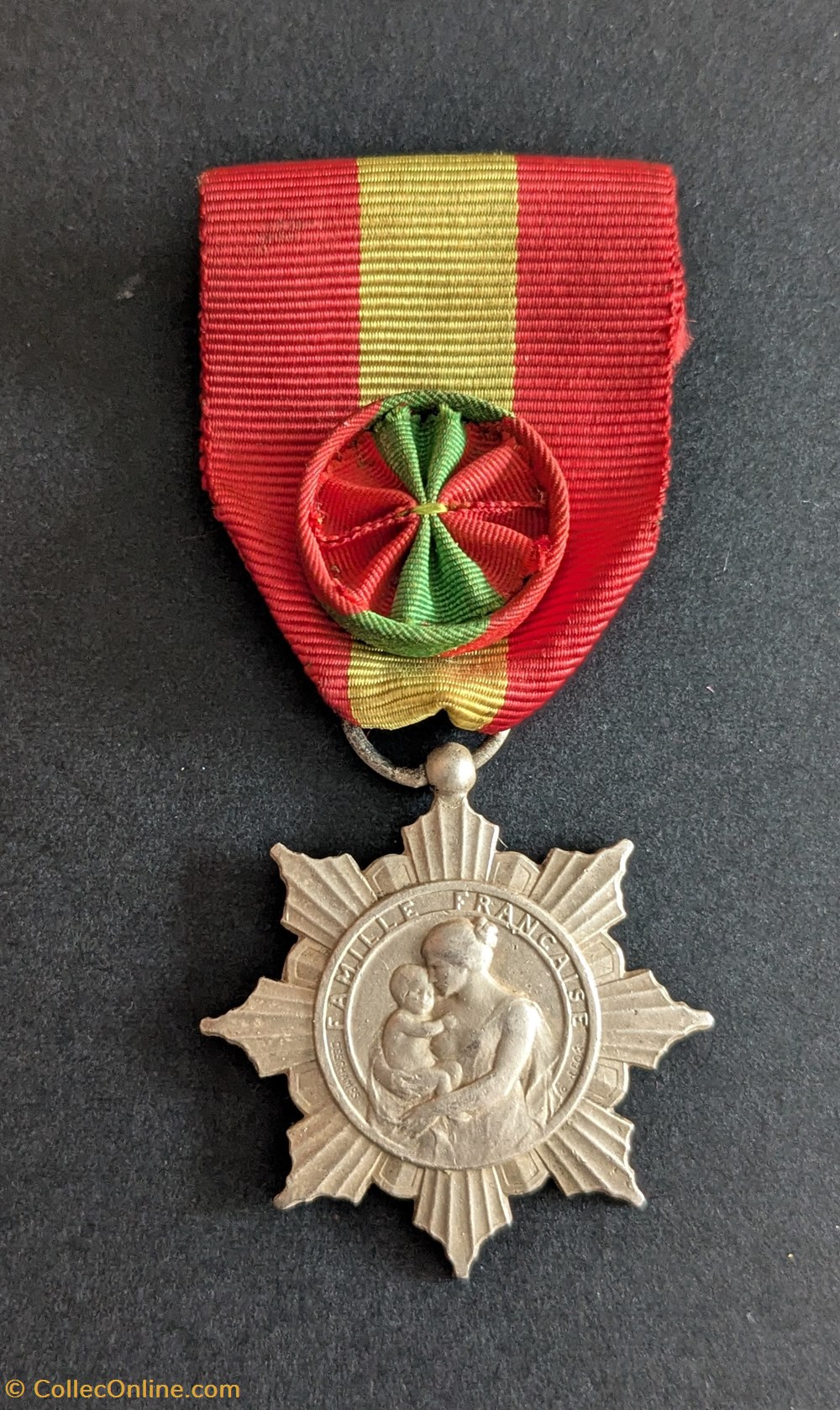 Médaille de la Famille Française (modèle 1) medailles france medaille de la famille francaise modele 1