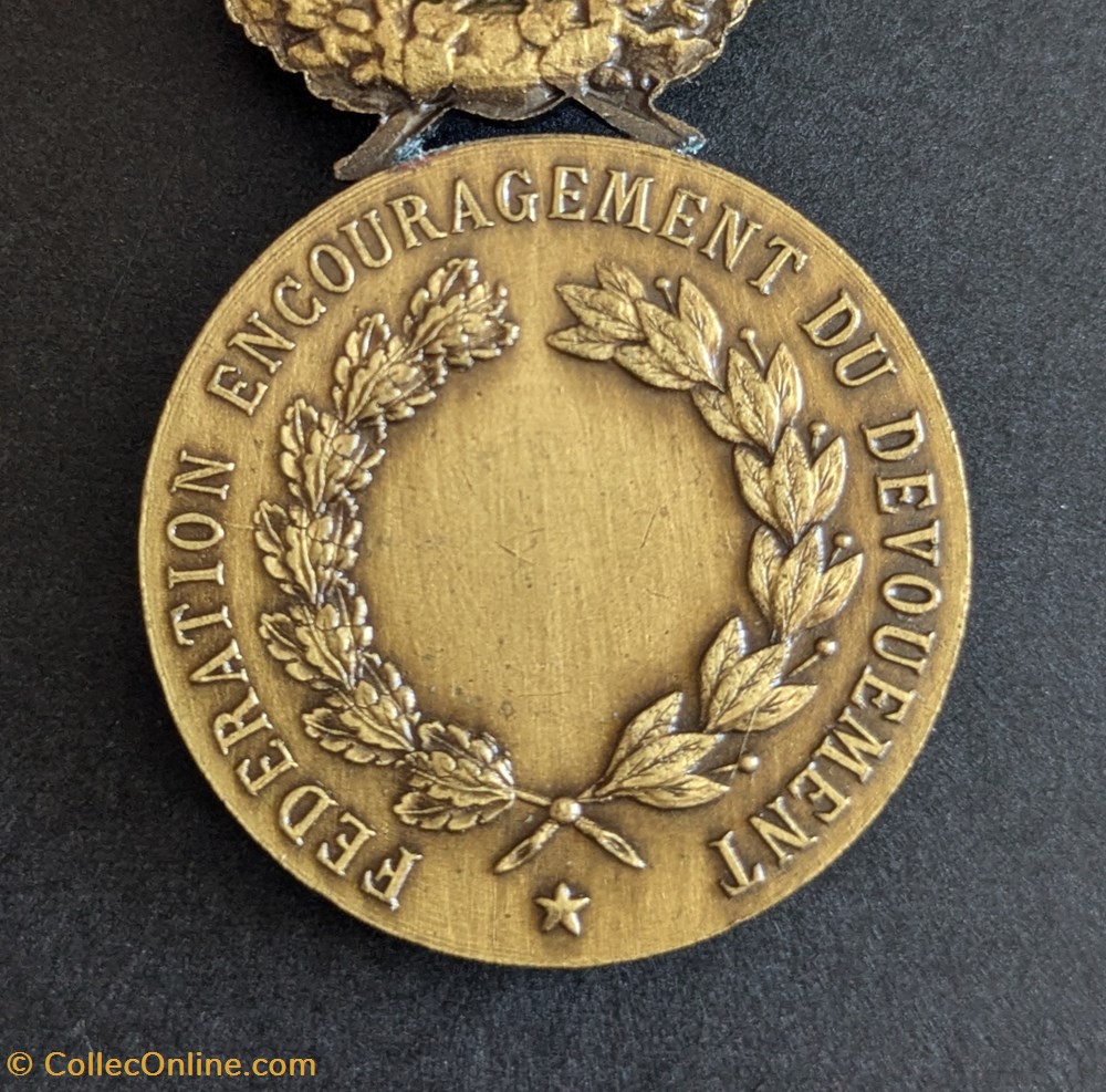 Médaille Pélican de la Fédération française de l’encouragement et du dévouement medailles france medaille pelican de la federation francaise de l encouragement et du devouement