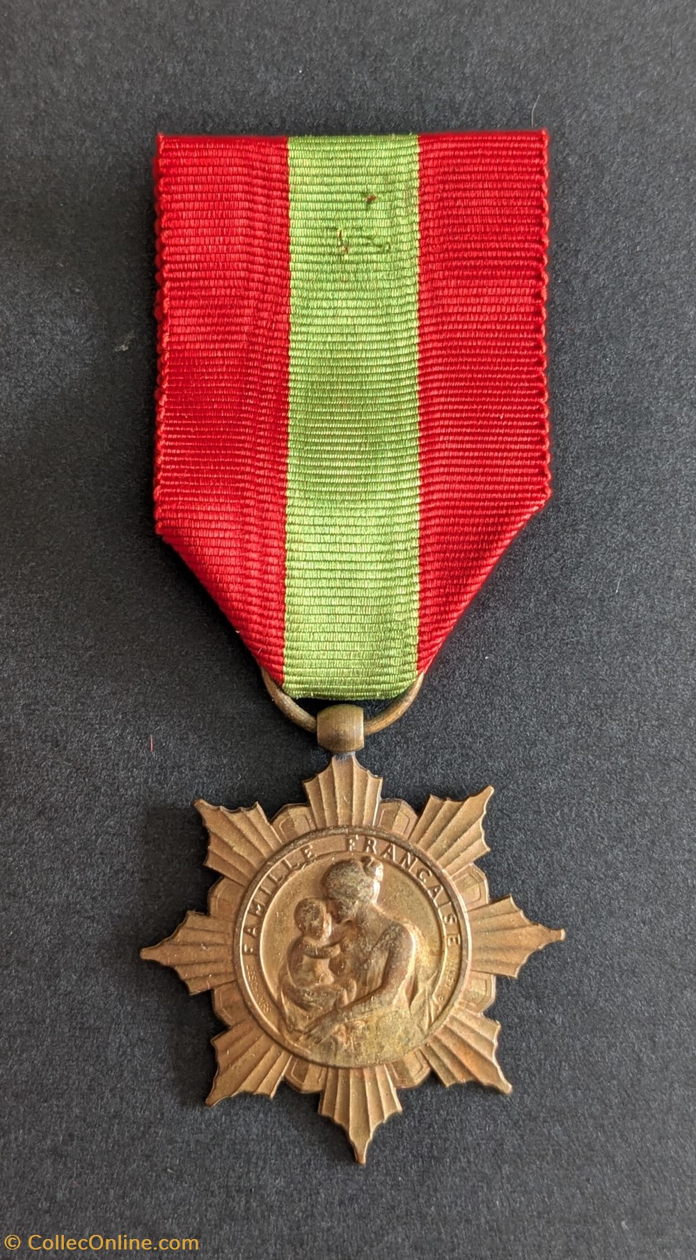 Médaille de la Famille Française (modèle 1) medailles france medaille de la famille francaise modele 1