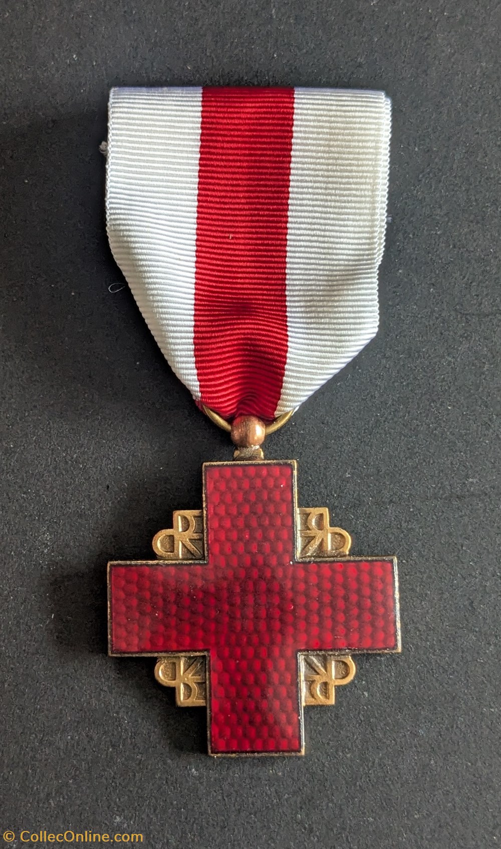 Croix de récompense de la Croix Rouge Française medailles croix de recompense de la croix rouge francaise