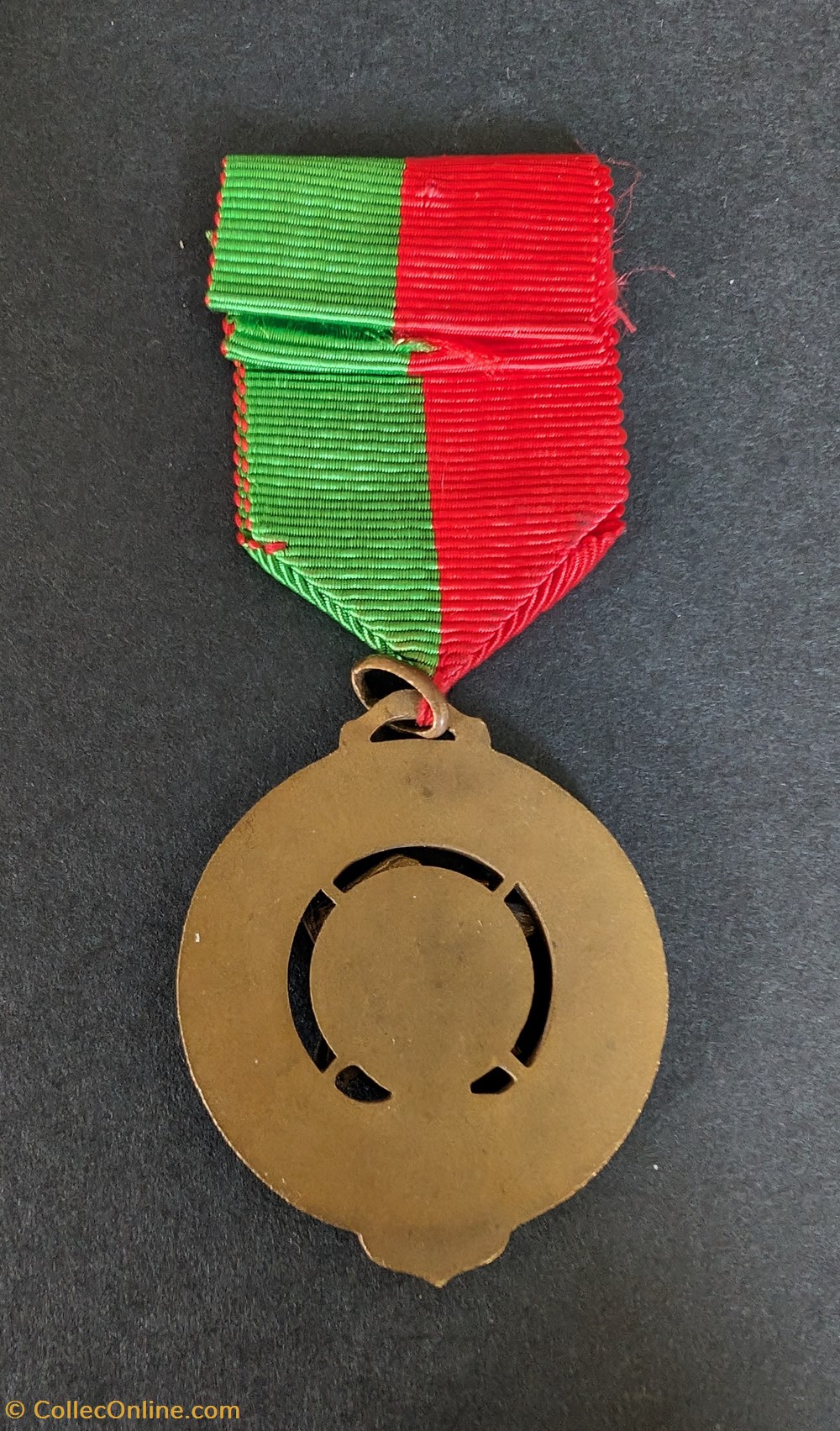 Ordre du mérite fédéral de la Fédération Nationale des Syndicats Maîtres-Artisans de la Chaussures medailles ordre du merite federal de la federation nationale des syndicats maitres artisans de la chaussures