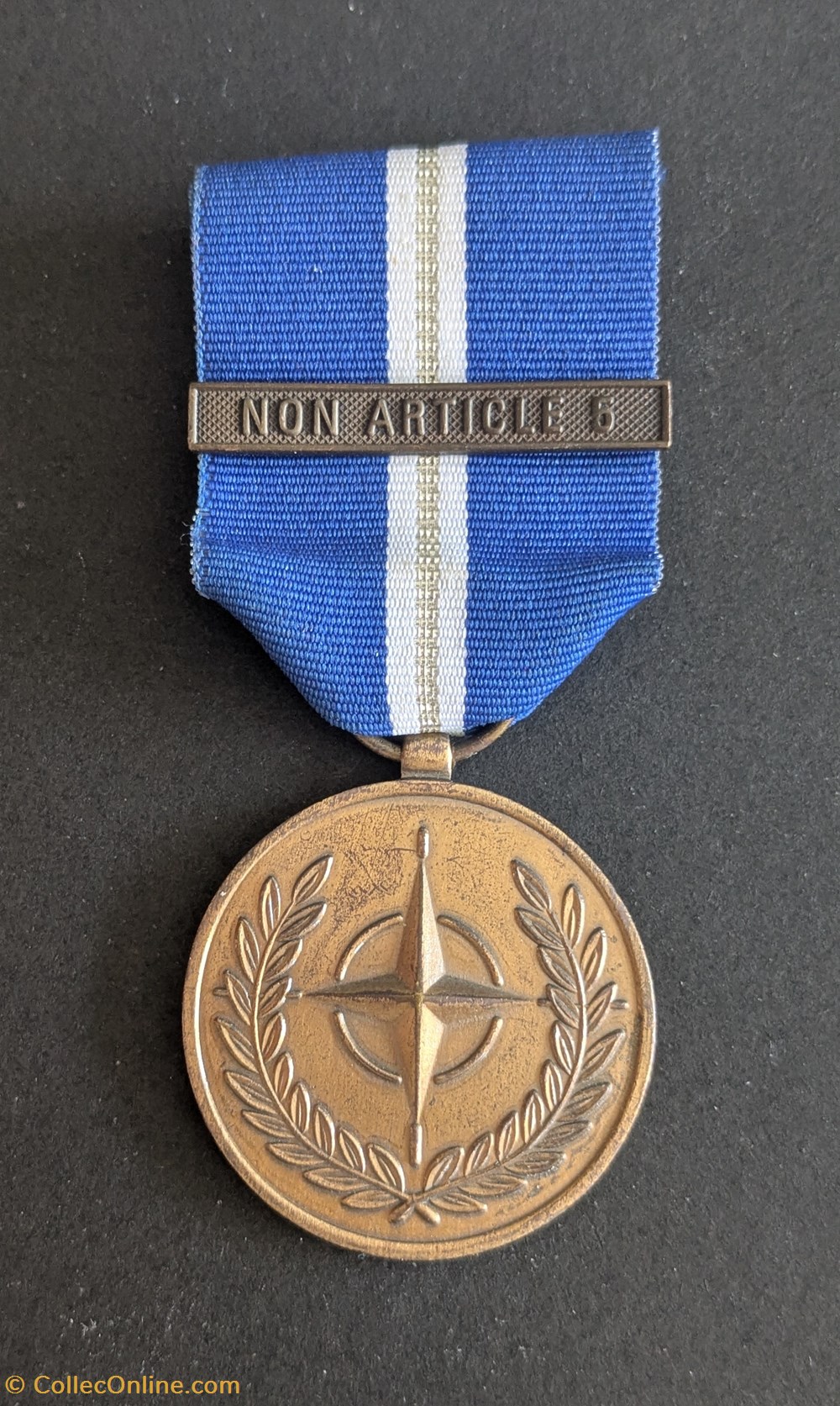 Médaille pour les opérations dans les Balkans - NON ARTICLE 5 militaria medaille pour les operations dans les balkans non article 5