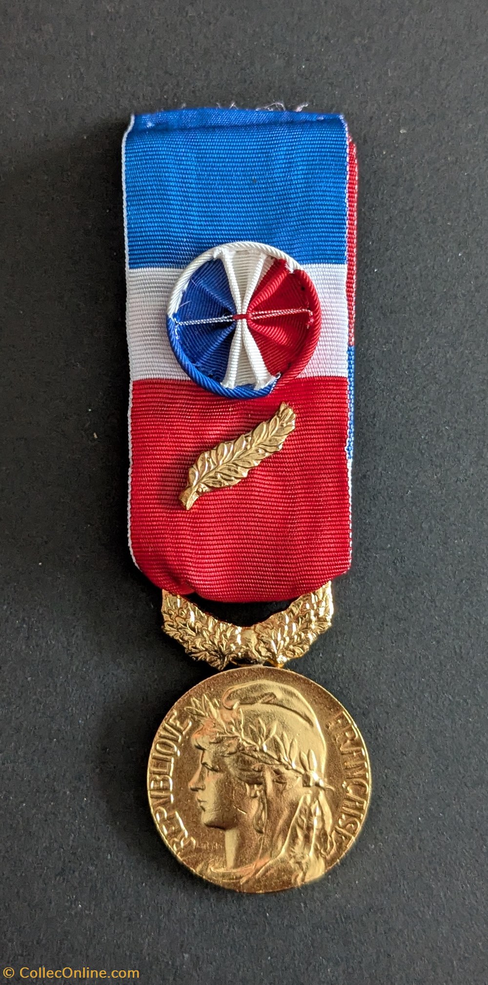 N° 3 O - HONNEUR TRAVAIL (modèle Mattei) medailles france n 3 o honneur travail modele mattei