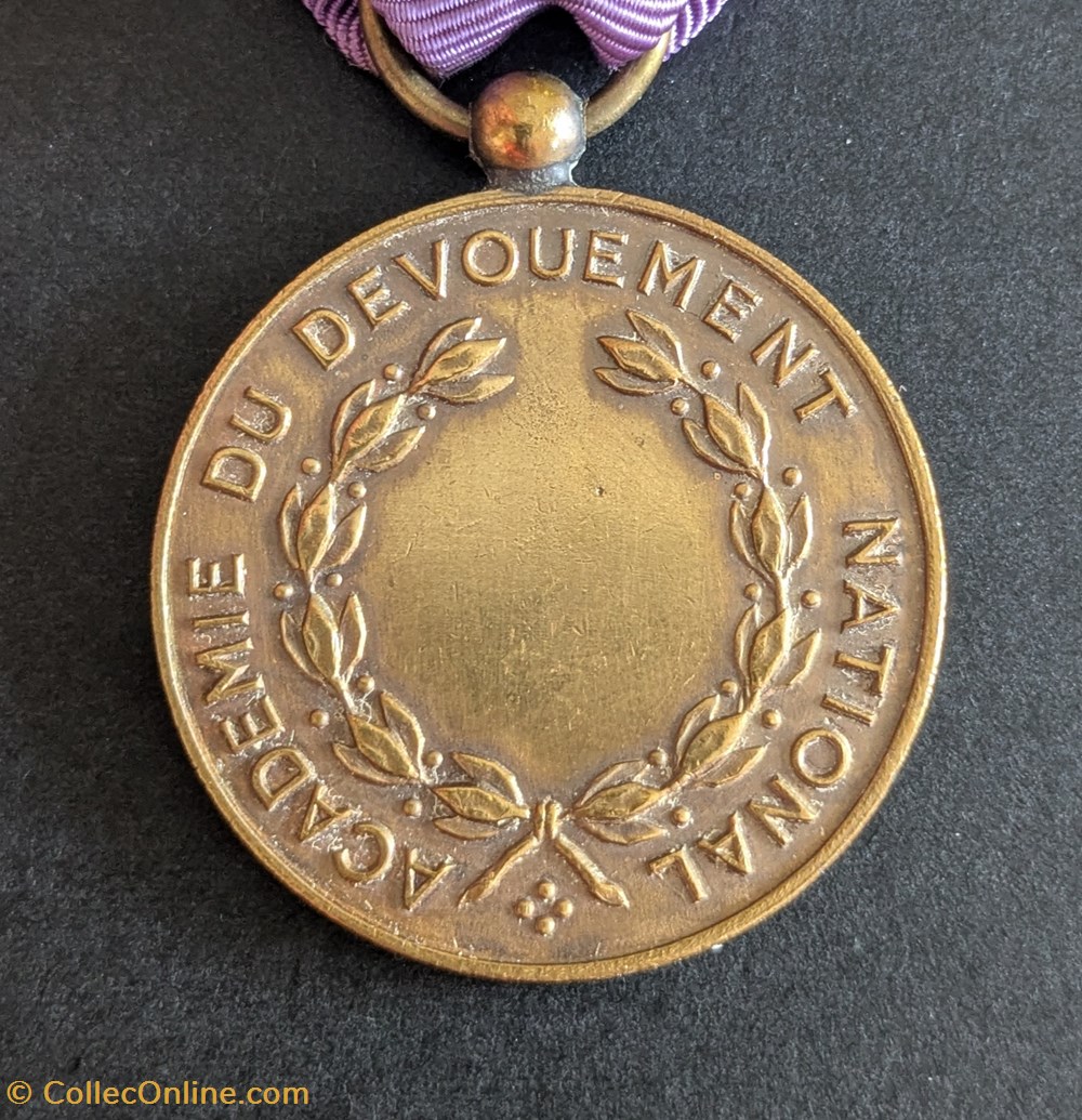 medailles medaille de academie du devouement national