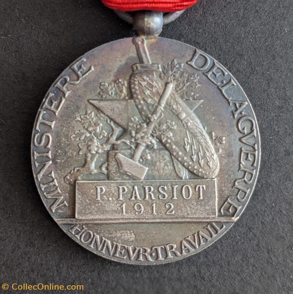 AGD 1 - Médaille d'Honneur du travail du ministère de la Guerre - argent medailles france agd 1 medaille honneur du travail du ministere de la guerre argent