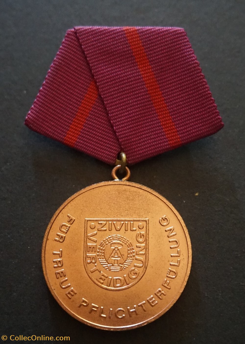 Médaille pour exécution fidèle du devoir dans la Défense Civile medailles medaille pour execution fidele du devoir dans la defense civile