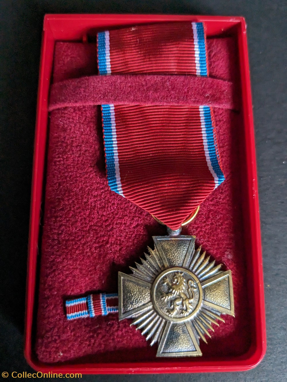 Ordre du Mérite médaille de vermeil 3 medailles luxembourg ordre du merite medaille de vermeil