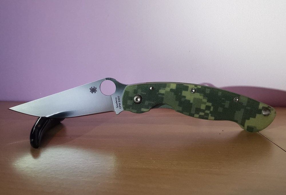 couteaux poches spyderco military