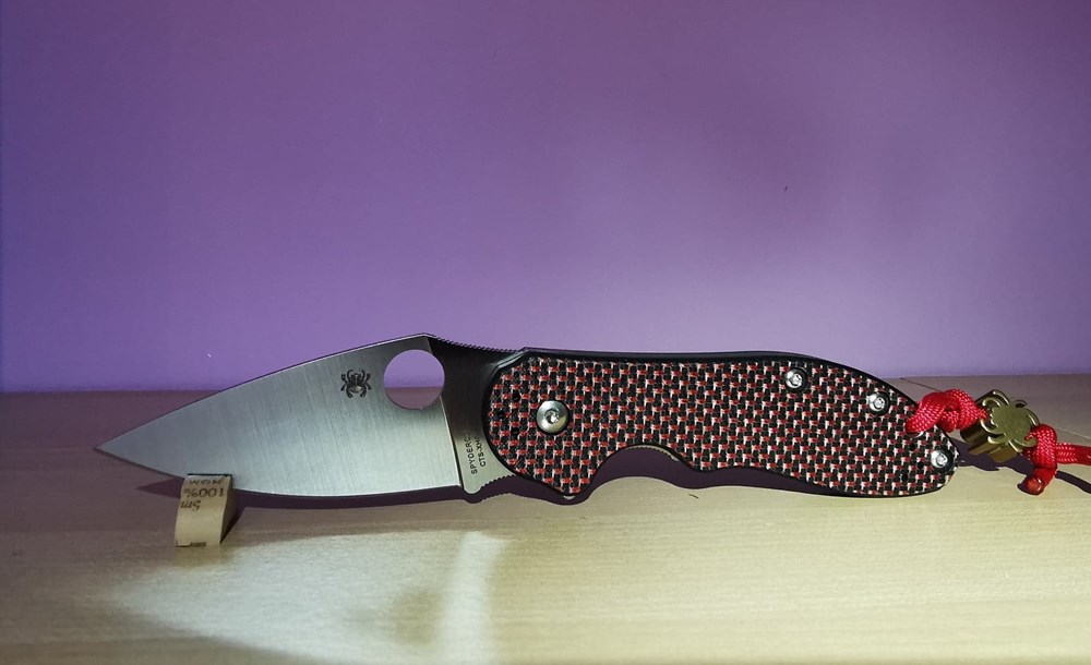 Spyderco C172CFTIP Domino couteaux poches spyderco c172cftip domino