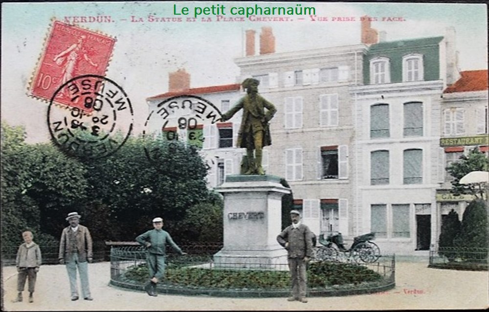cartes postales europe france verdun 55 la statue de la place chevert vue prise en face
