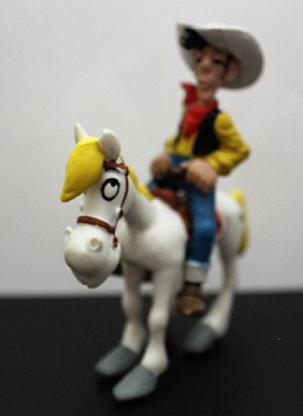 Lucky Luke - Figurine Lucky Luke et Jolly Jumper - Schleich 1984 et Plastoy 1997 2 figurines bande dessinee lucky luke figurine lucky luke et jolly jumper schleich 1984 et plastoy 1997