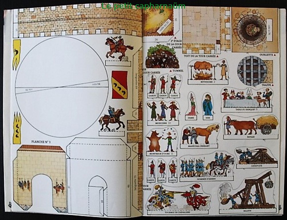 Astrapi - 427 avec Maquette de château fort 6 livres bd revues astrapi 427 avec maquette de chateau fort