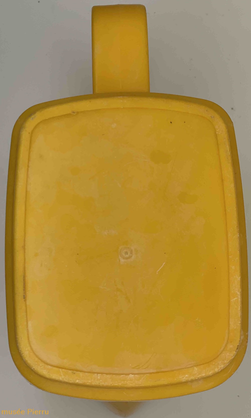Ricard pavé plastic jaune objets publicitaires ricard pave plastic jaune