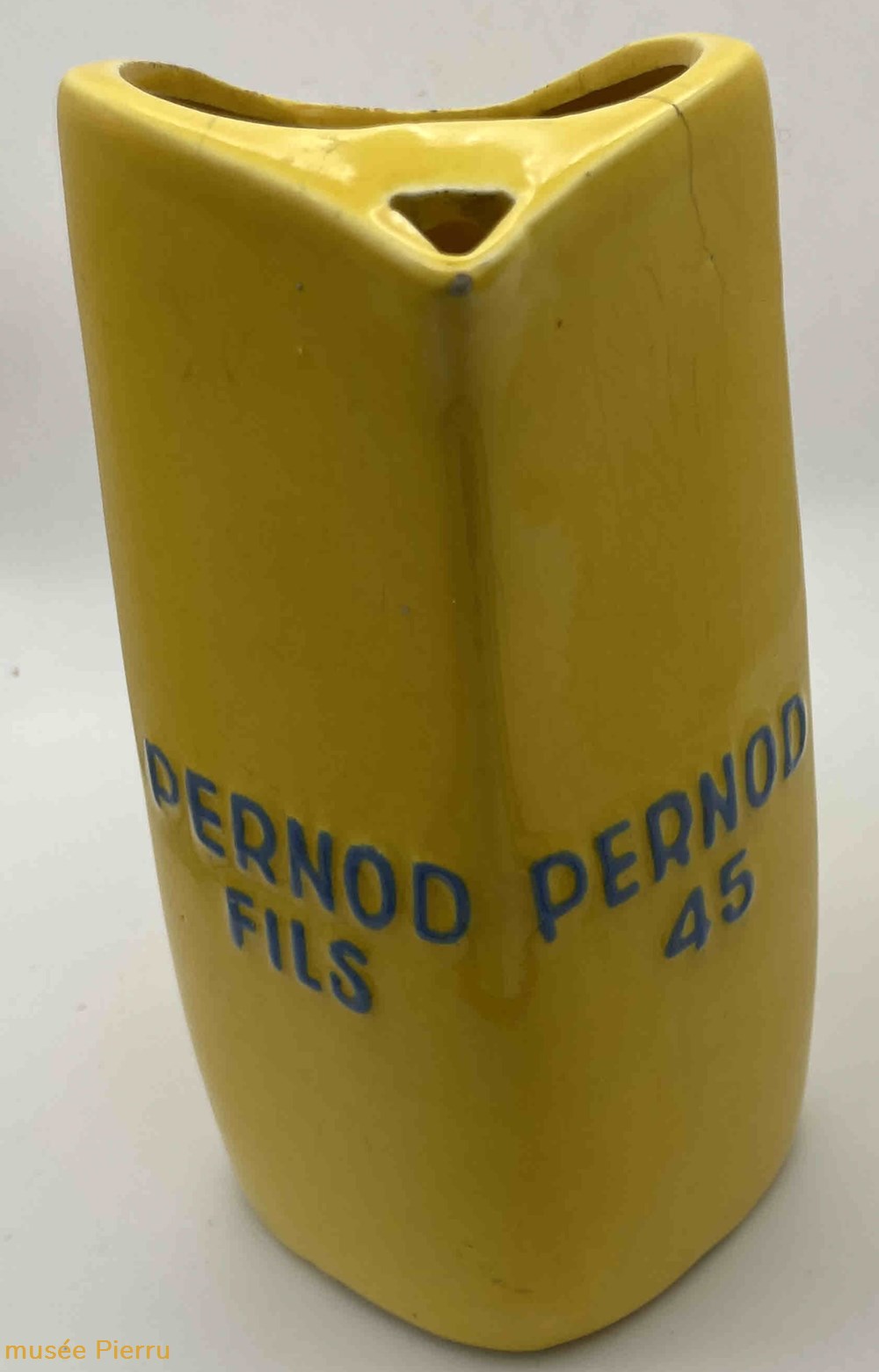 objets publicitaires pernod jaune triangulaire