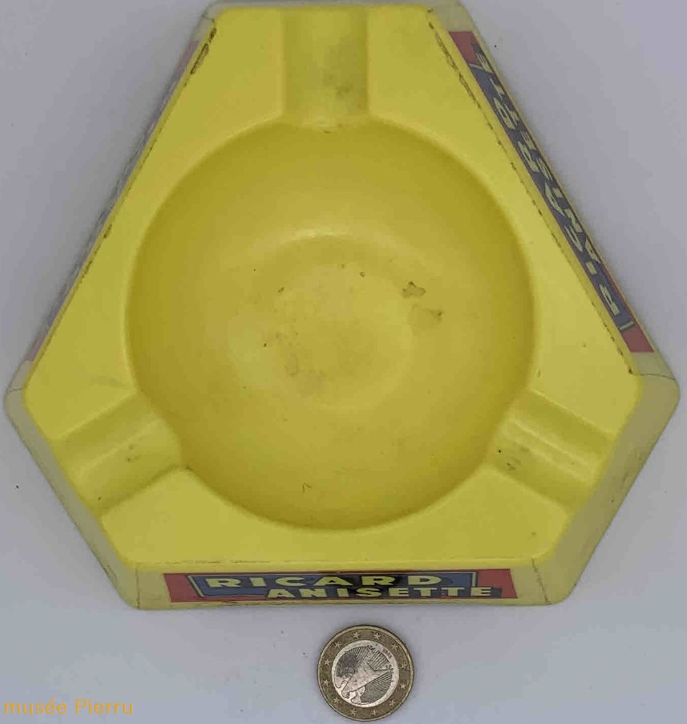 Ricard 2 objets publicitaires ricard