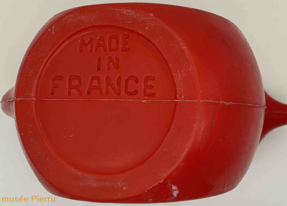 objets publicitaires berger anisette plastique rouge