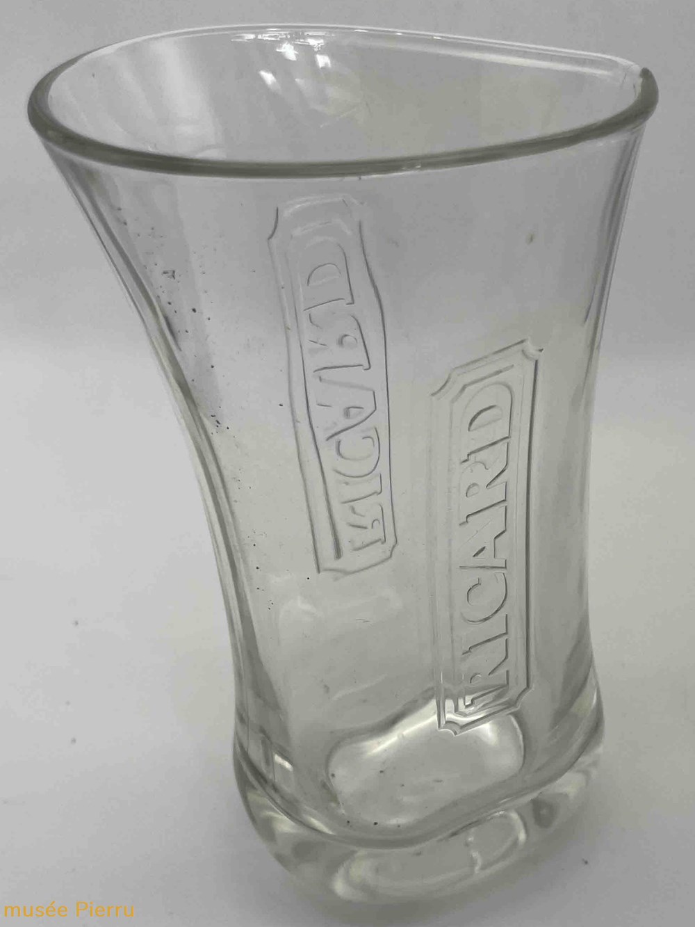 Ricard verre moulé objets publicitaires ricard verre moule
