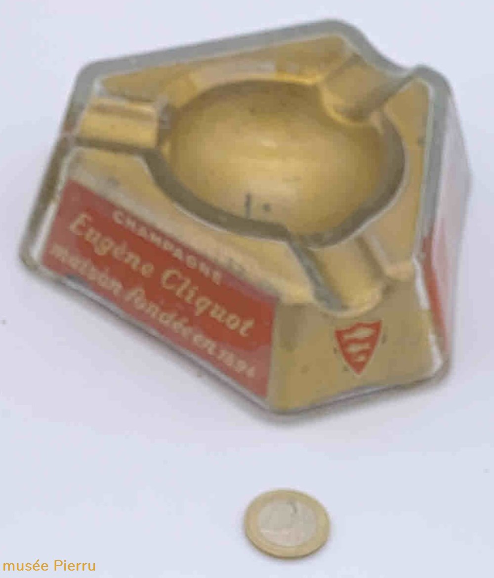 objets publicitaires eugene cliquot