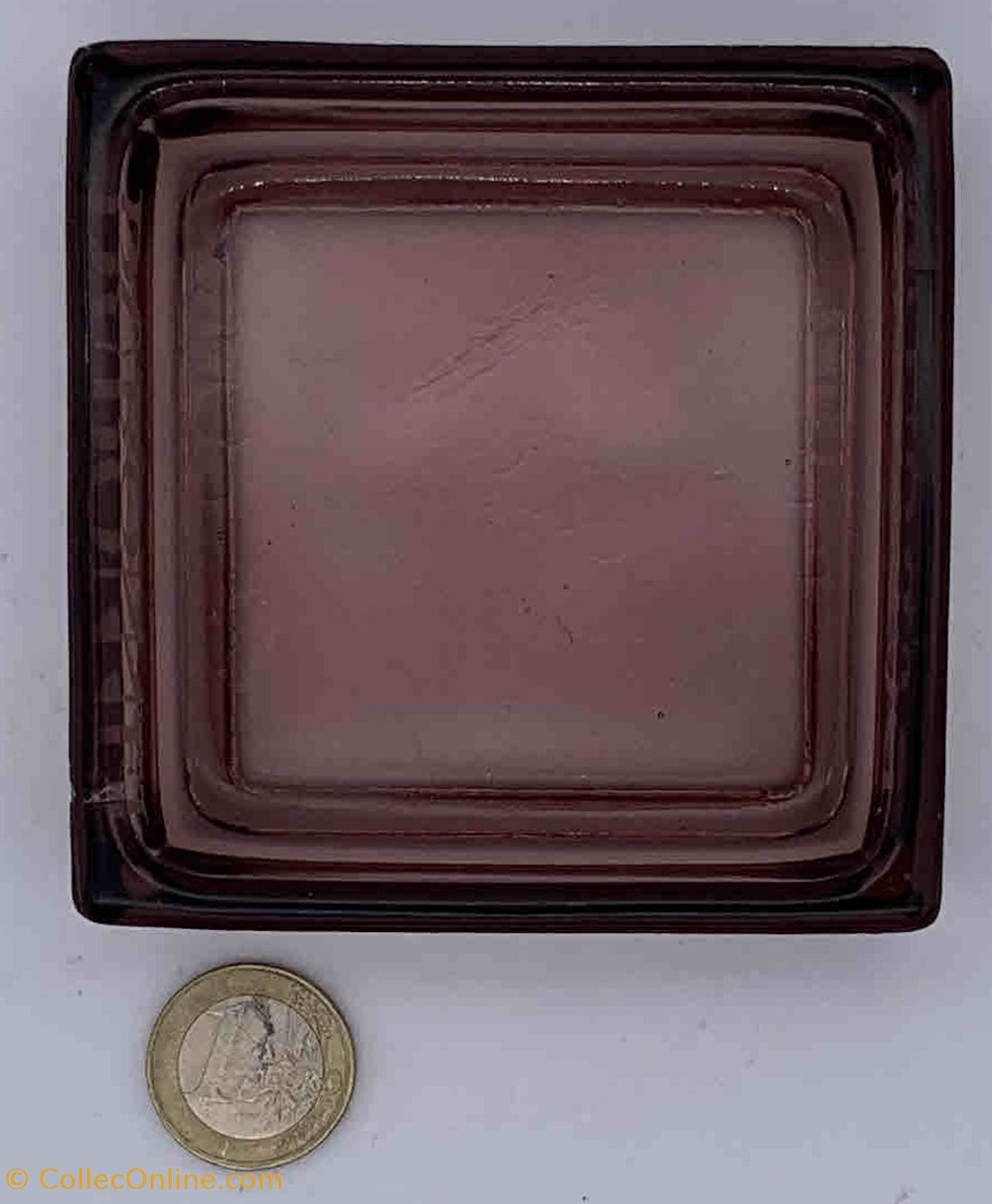 Dubonnet 2 objets publicitaires dubonnet
