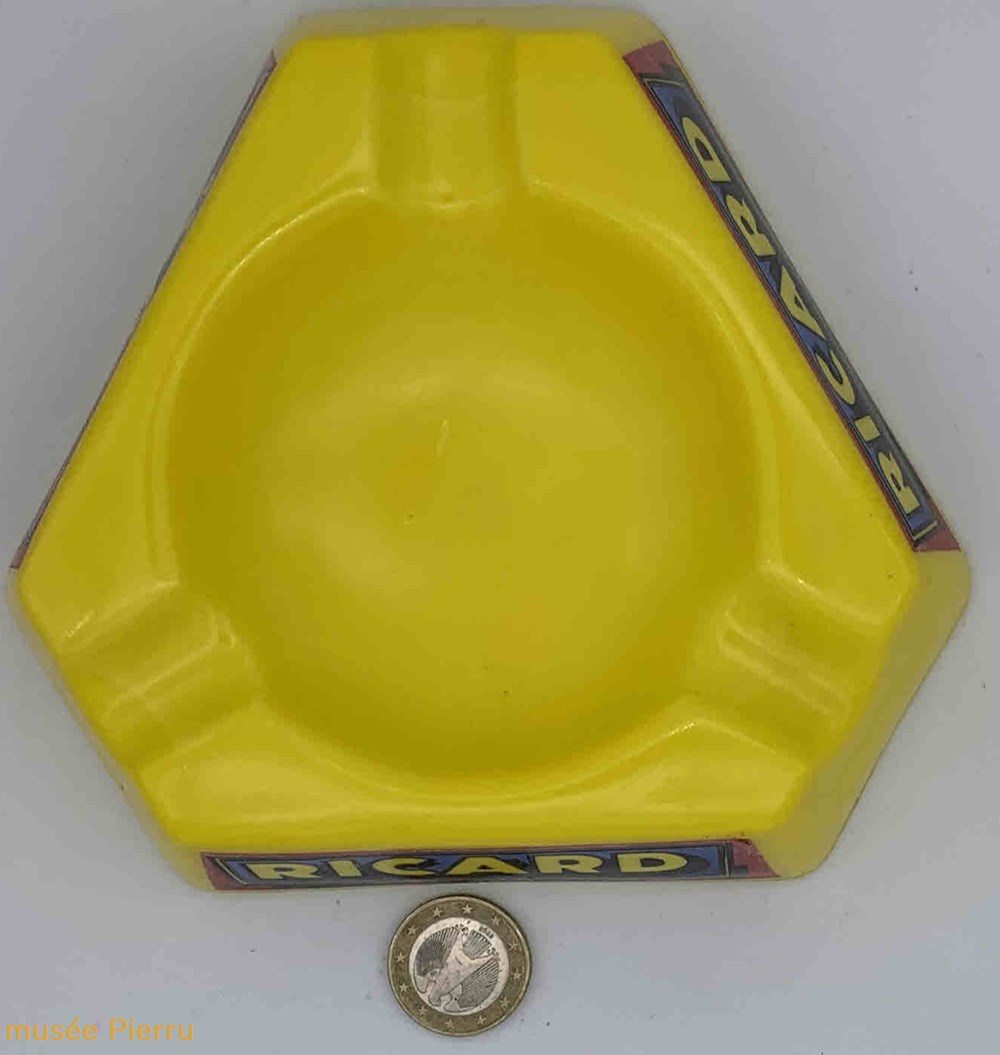Ricard 2 objets publicitaires ricard