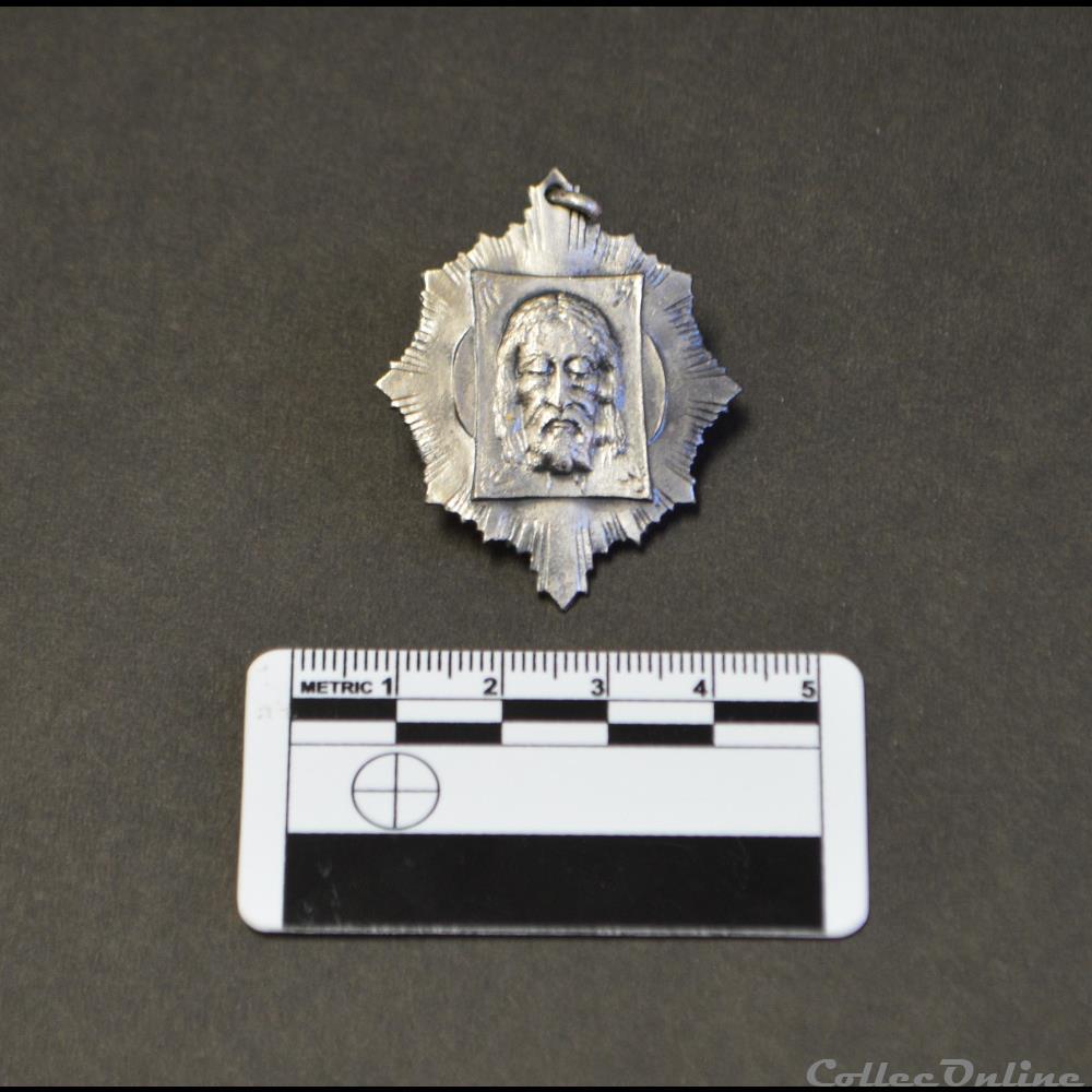 patrimoine religieux objet culte 45 medaillon de la sainte face rayonnante