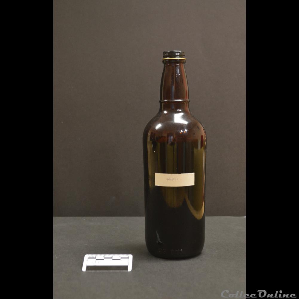 61 - Bouteille de Génovol - avec son contenu patrimoine religieux objet culte 61 bouteille de genovol avec son contenu