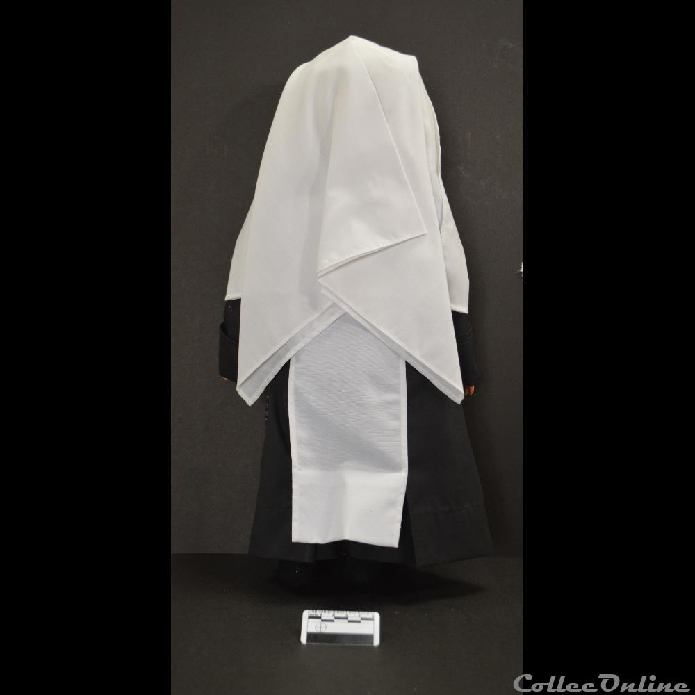 patrimoine religieux objet culte 16 poupee avec costume de novice 1933 1965