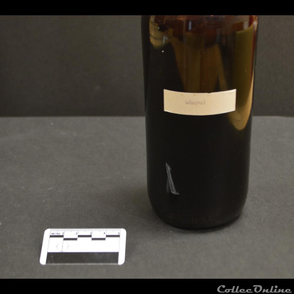 61 - Bouteille de Génovol - avec son contenu 4 patrimoine religieux objet culte 61 bouteille de genovol avec son contenu