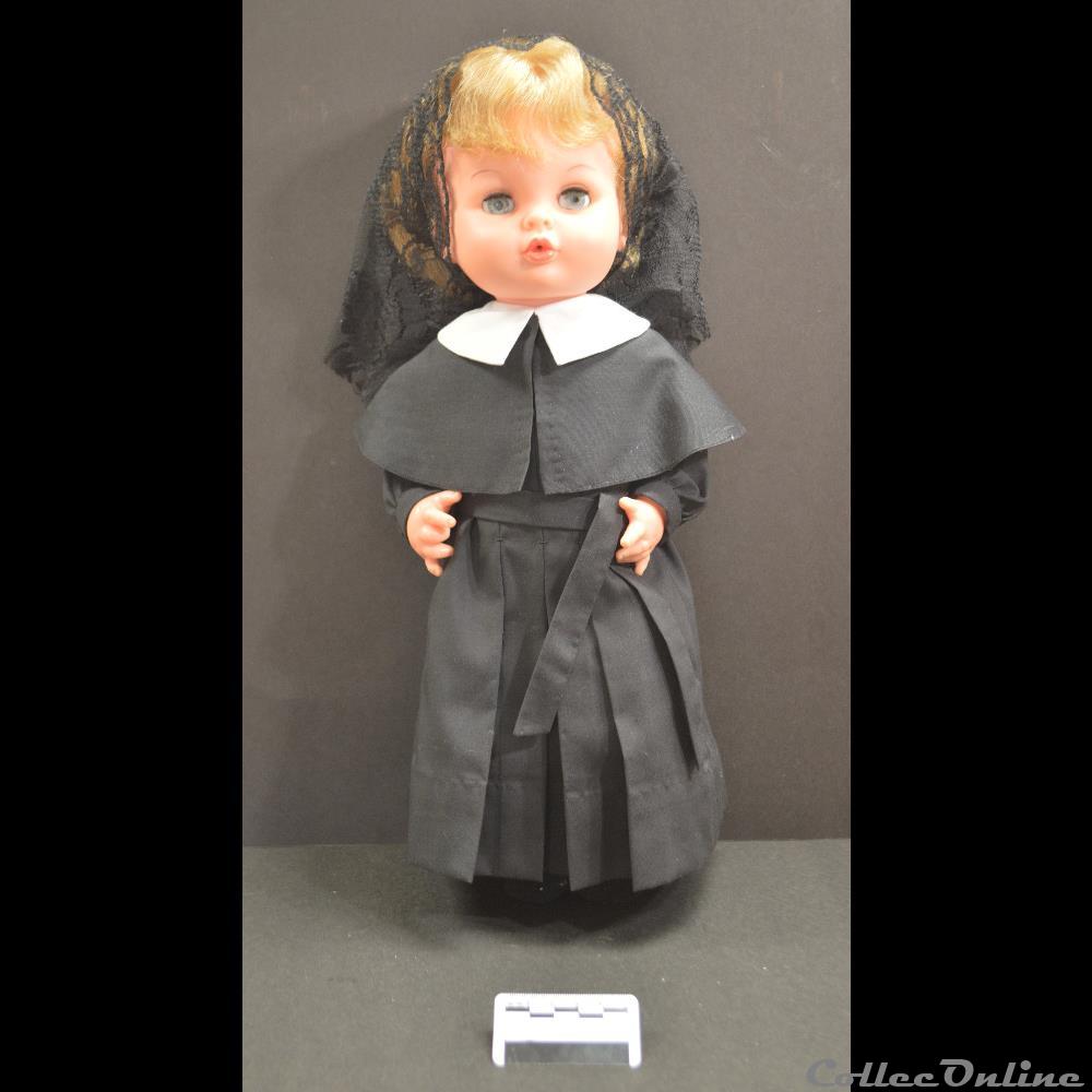patrimoine religieux objet culte 15 poupee avec costume de postulante 1933 1965