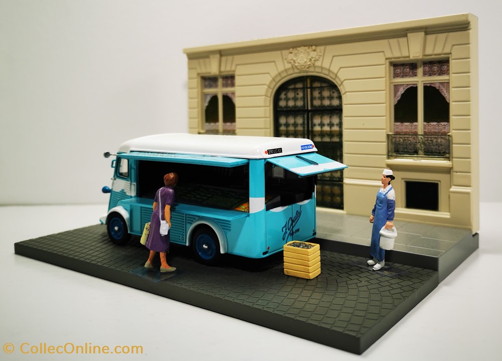 Le poissonnier ambulant sur la place du marché en 1964 modeles reduits voitures le poissonnier ambulant sur la place du marche en 1964