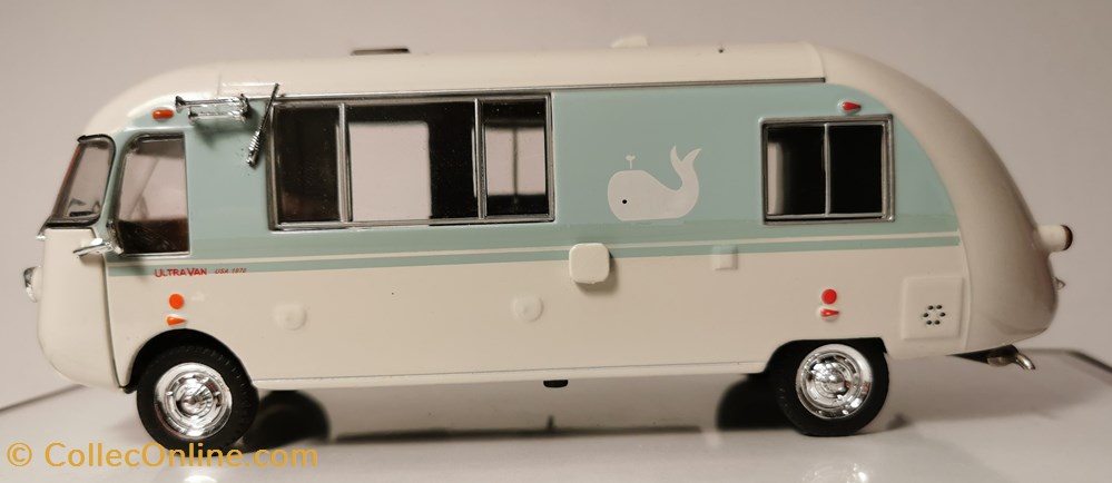 modeles reduits chevrolet camping car ultravan corvette 1970