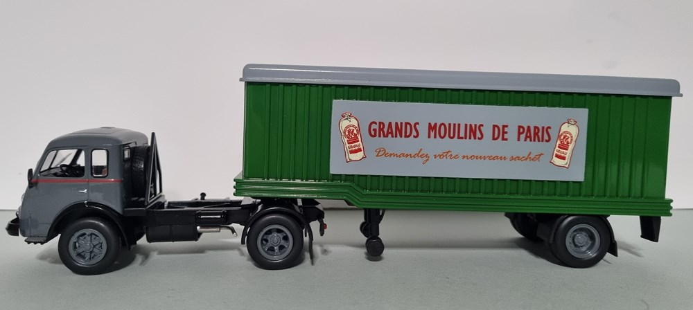 RENAULT FAINEANT - 1952 modeles reduits renault faineant 1952